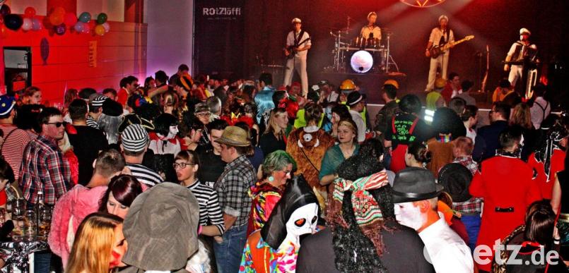 Treffen der närrischen Lumpen. Am Samstag, 22. Februar, wird in der Pirker Mehrzweckhalle gefeiert. Bild: zer