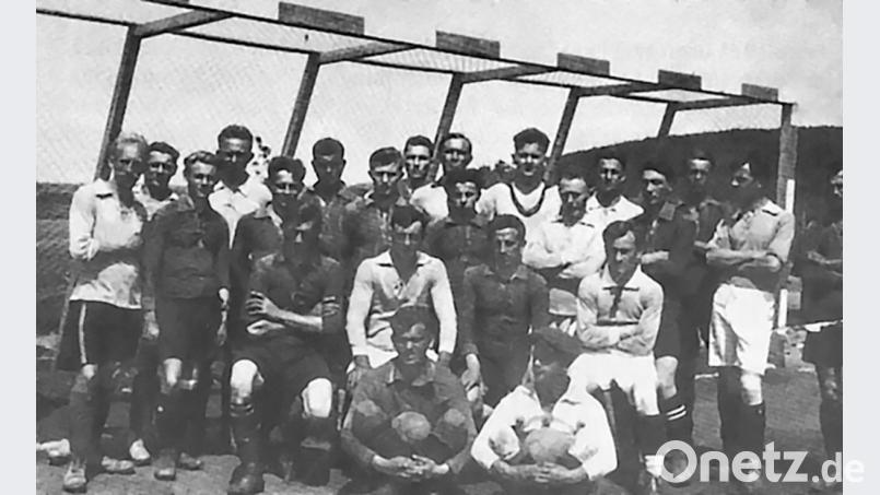Die Fußballer aus Schönsee und Rosperg bei ihrer Begegnung im Jahr 1925. Bild: exb