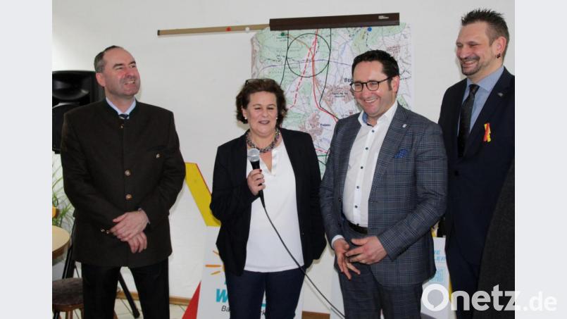 Minister Aiwanger, Bürgermeisterkandidatin Baierl, MdL Gotthardt und Landratskandidat To-bias Groß Bild: Schönberger, Ferdinand [fsb]