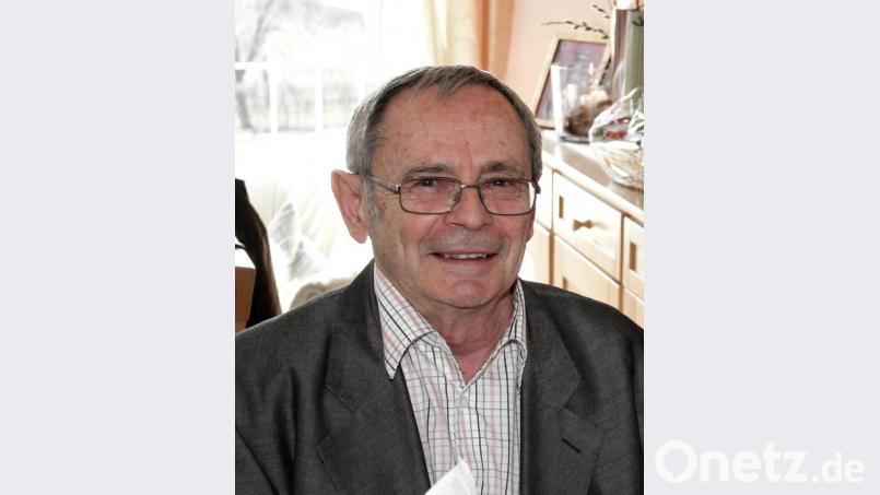 Autor Hubert G. Schmid beeindruckt mit einem informativen Vortrag über Fauna und Flora in der Region. Bild: tu