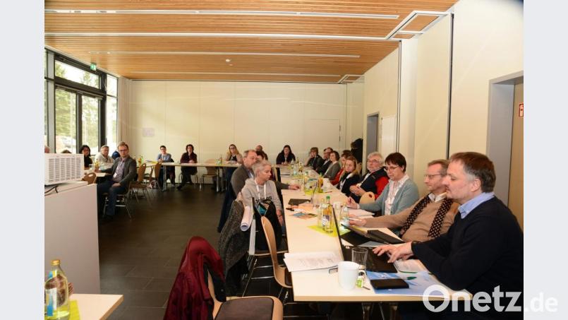 Die Psychosoziale Arbeitsgemeinschaft Nordoberpfalz traf sich zu ihrem quartalsmäßigen Erfahrungsaustausch im Heim St. Elisabeth in Windischeschenbach. Bild: bey