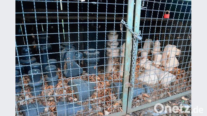 Jens Meyer möchte, dass die nicht längst nicht mehr benutzten Schachfiguren ins Konzept mit eingearbeitet werden. Bild: Kunz