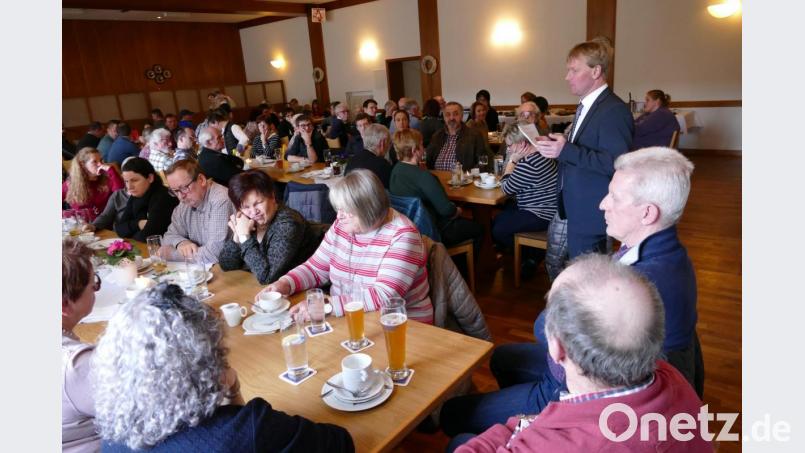 Beim Familientag im Gasthaus Schiesl präsentiert Bürgermeisterkandidat Markus Schiesl seine Vorstellungen. Bild: ga