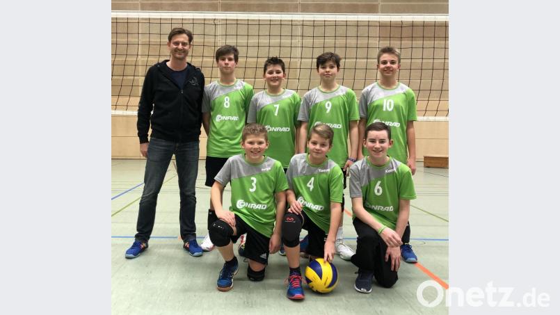 Die Mannschaft von Trainer Thomas Schaller (links) belegte bei der nordbayerischen Meisterschaft Platz drei. Bild: gsp