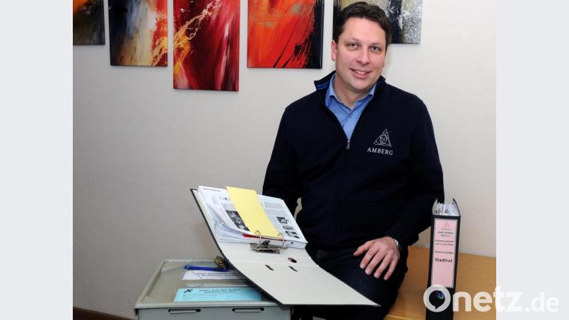 Beim Leiter des Einwohneramtes, Martin Schafbauer, laufen alle Fäden zu den Kommunalwahlen in Amberg zusammen. Bild: Stephan Huber