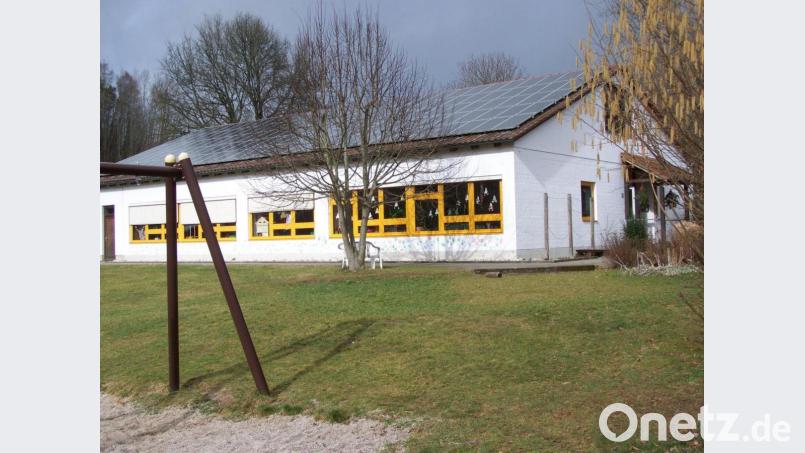 An dieser Ansicht des Kindergartens St. Johannes in Eschenfelden wird sich nicht allzu viel verändern. Neue Fenster und Terrassentüren sollen aber die Funktionalität verbessern. Bild: rrd