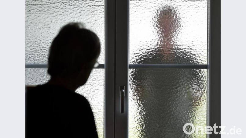 Der verstoßene Liebhaber ließ nicht locker und verfolgte die Frau jahrelang. Symbolbild: Angelika Warmuth/dpa