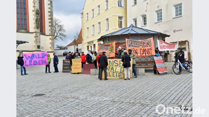 Protest gegen den geplanten Fahrübungsplatz in der Wagensaß. Bild: ANDREAS ROYER