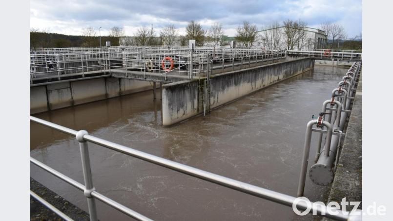 Nach einem Vierteljahrhundert Betriebszeit ist der Verschleiß in den Klärbecken deutlich sichtbar. Eine umfassende Sanierung steht dringend an. Bild: bnr