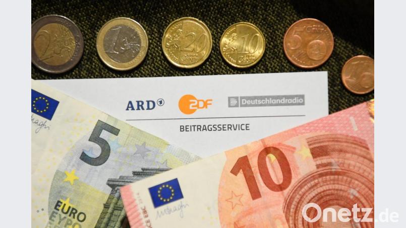 In einem vorläufigen Entwurf haben Experten einen Anstieg um 86 Cent auf 18,36 Euro vorgeschlagen. Foto: Nicolas Armer/dpa Bild: Nicolas Armer