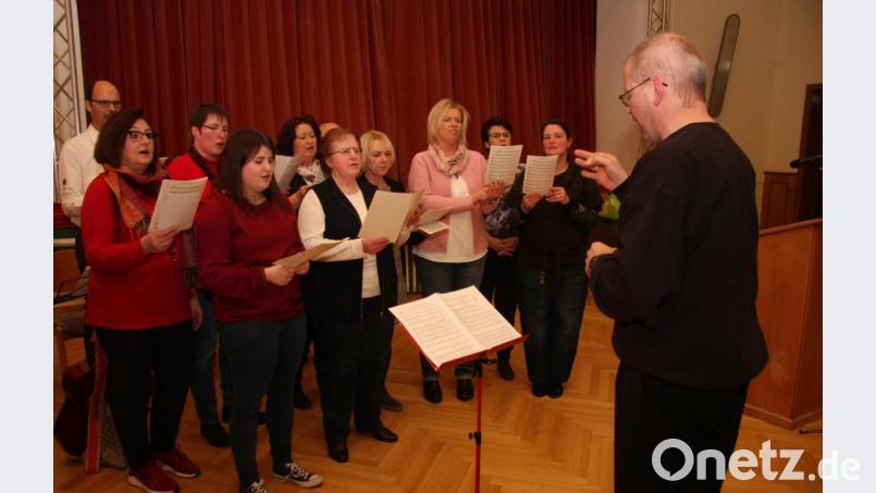 Die Pfarrei nennt zwei Singgemeinschaften ihr Eigen. Dazu gehört der von Werner Fritsch geleitete Wallfahrtschor (Bild). Bild: wro