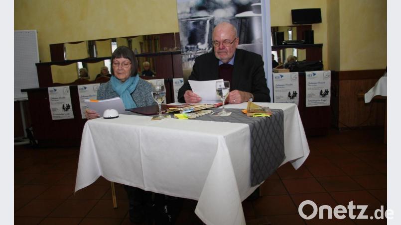 Karl-Ludwig Ritzke und Jean Ritzke-Rutherford lasen abwechselnd aus Johannes Urzidils Werken. Bild: wro
