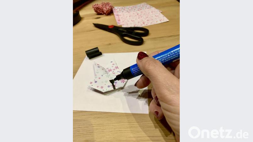 Schritt 7: Nun bekommen die Hasen bereits ein Gesicht. Bild: mia