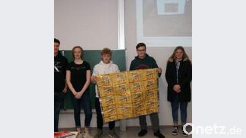 Viel Interessantes über Medientechnologien erfahren die Wirtschaftsschüler bei der Informationsstunde der Firma Constantia Pirk. Bild: rn