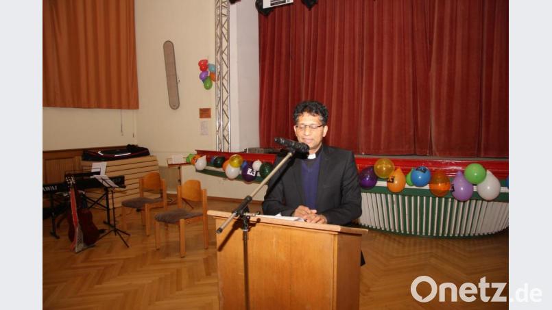 Der aus Kerala in Indien stammende Pfarrer Joseph freute sich, allen Danke und Vergelt&#039;s Gott sagen zu dürfen. Bild: wro