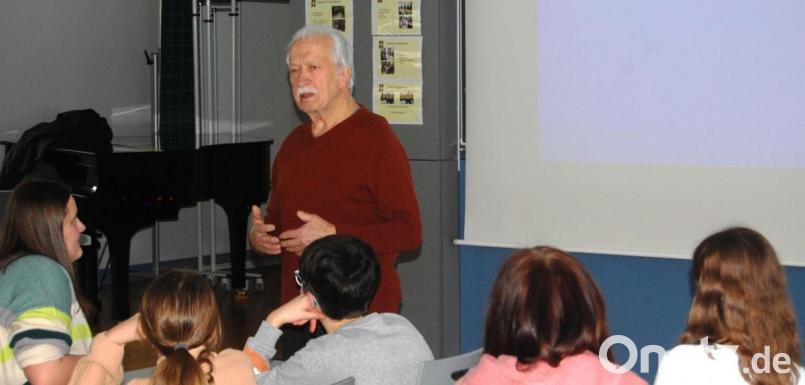 Der Vortrag von Ernst Grube, einem Zeitzeugen des Nationalsozialismus, beeindruckte die Schüler in der Projektwoche. Bild: weu