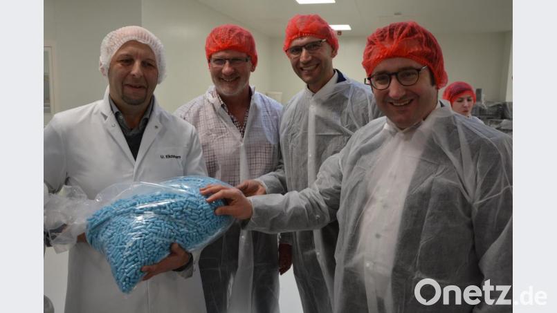 Sie nahmen die Kapseln genauer unter die Lupe: (von links) Udo Eichhorn, Johann Wurm, Ely Eibisch und MdL Tobias Gotthardt. Bild: jr