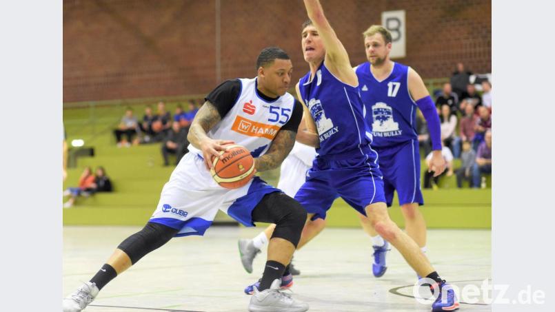 Dante Jones (links) und die Hamm Baskets Weiden gastieren am Samstag beim BBC Eckersdorf. Bild: btg