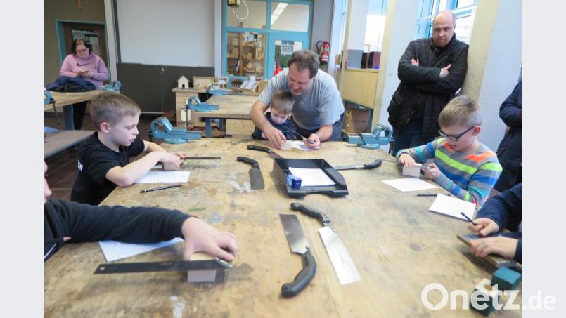 Viel handwerkliches Geschick bewiesen manche Schüler im Technikraum. Bild: jzk