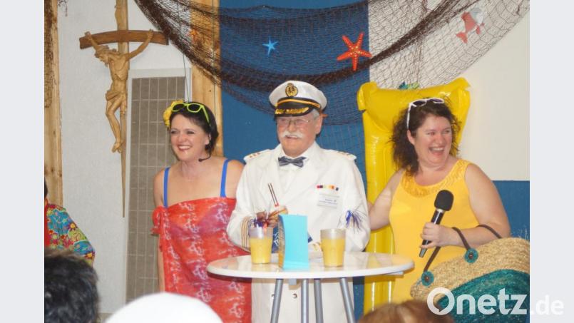 Kapitän Sylvester Silbereisen lud die beiden Ratschkathln zum Dinner ein. Bild: slh