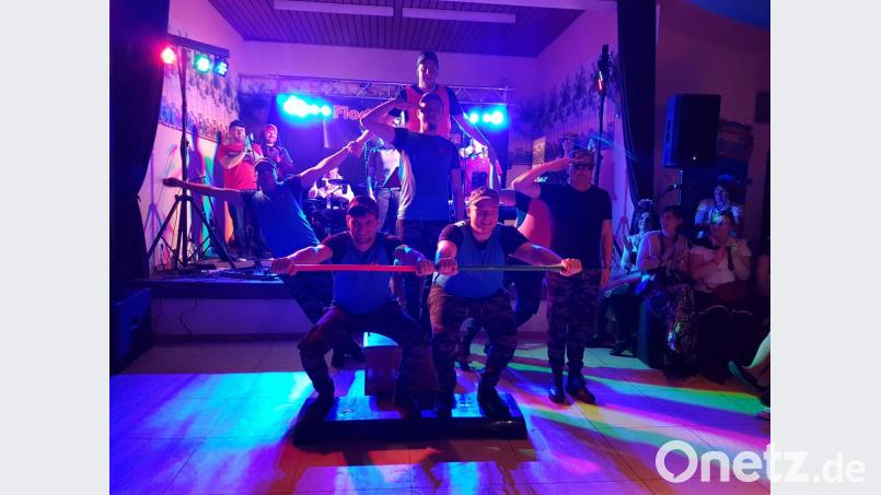 &quot;We are the champions&quot;: Davon ist das Männerballett fest überzeugt. Bild: hzi