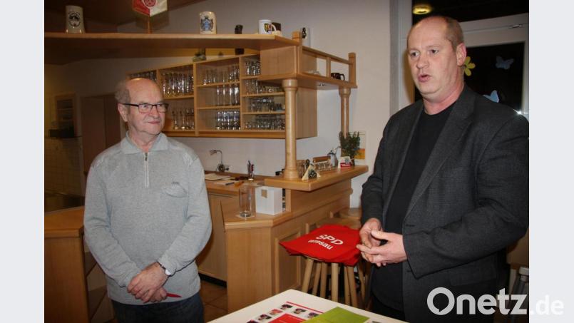 Gastredner war der Landratskandidat der Sozialdemokraten, Thomas Döhler aus Pechbrunn (rechts). Bild: wro