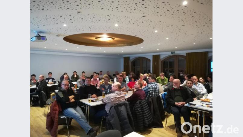 Die CSU-Veranstaltung im Gasthaus Wurzer ist gut besucht. Bild: exb