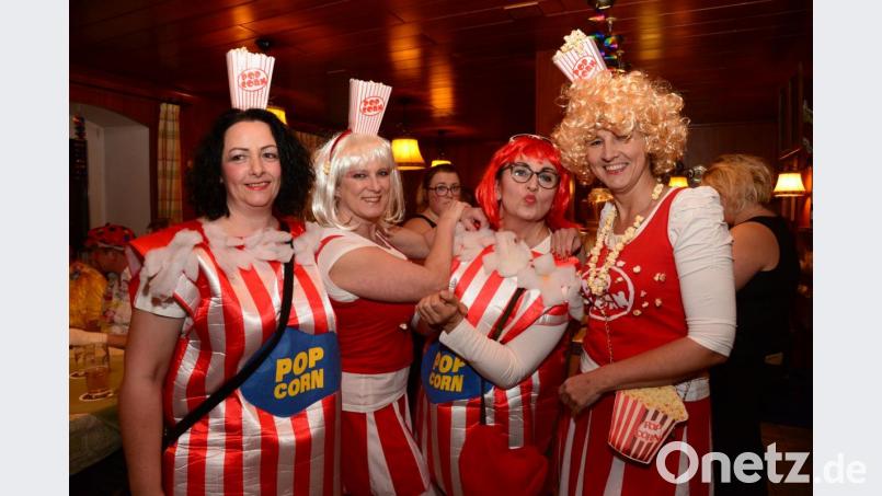 Die vier flotten Damen hatten zumindest ihrer Begleitung nach &quot;Pop Corn&quot; im Angebot. Bild: bey