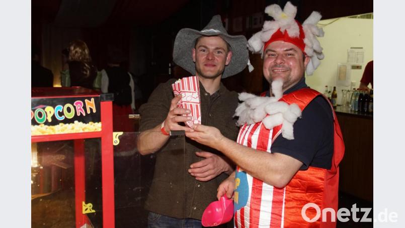 Der Popcorn-Maker war mit seiner Maschine voll im Einsatz. Bild: mmj