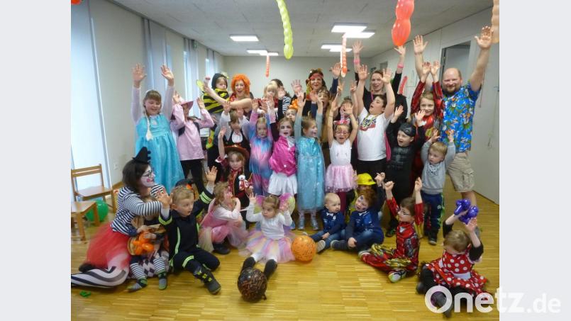Gute Stimmung herrscht beim Kinderfasching des ökumenischen Familientreffs. Doch weil die Kinder größer werden, sind neue Organisatoren gesucht. Bild: bk