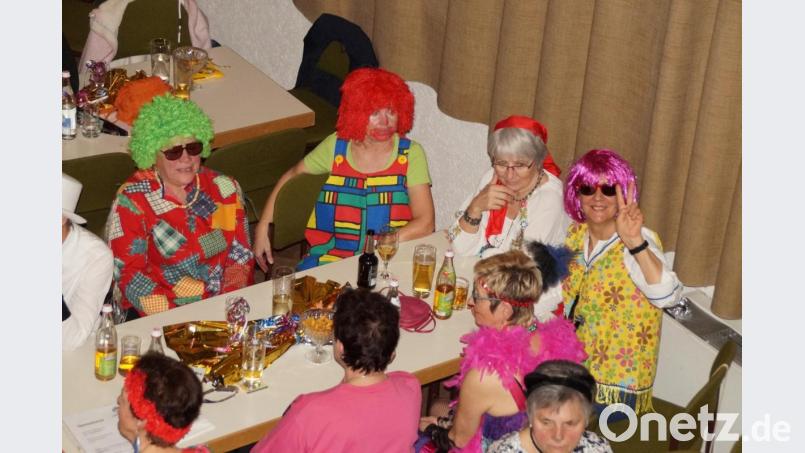 Bunte Maskierungen waren beim Frauenbund angesagt. Bild: weu