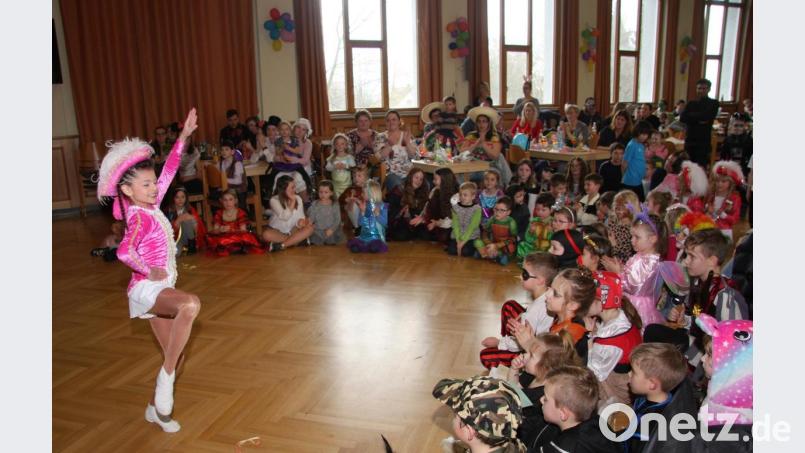 Für ihren Mariechentanz erntete Nicole Ulrich viel Beifall. Bild: wro