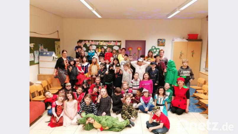 Die Kinder zeigen sich beim Faching an der Grundschule Grafenwöhr sehr einfallsreich bei den Kostümen. Bild: myd