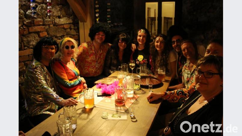 Die Gäste hatten sich in bunte Kostüme geworfen. Bild: sne