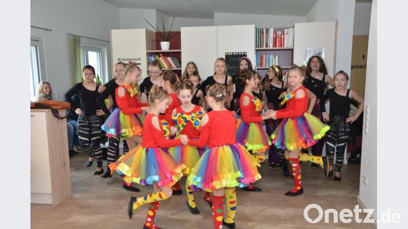Einer der Höhepunkte war gegen Mittag der Auftritt der Pleysteiner Nachwuchsgarde unter Regie von Claudia Herrmann unter dem Motto „Zirkus“. Bild: dob
