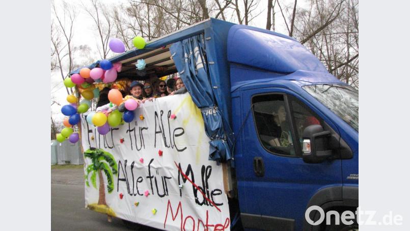 Faschingszug Mantel 2020 Bild: knh