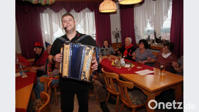 Manuel Rahm spielte bei der Rentnervereinigung auf. Bild: wro