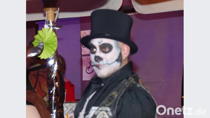 Manche Besucher hatten sich kunstvoll verkleidet Bild: hme