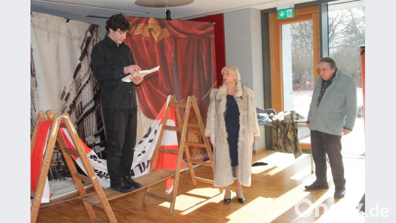 In der Komödie "Der Besuch der alten Damen" rechnet Friedrich Dürrenmatt mit der Heuchelei und Ehrlosigkeit einer scheinbar integeren Gesellschaft ab. Bild: pi