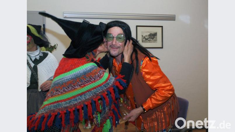 Beim Bussi für Bürgermeister Erwin Geitner bekam Oberhexe Irene nicht genug. Bild: sön