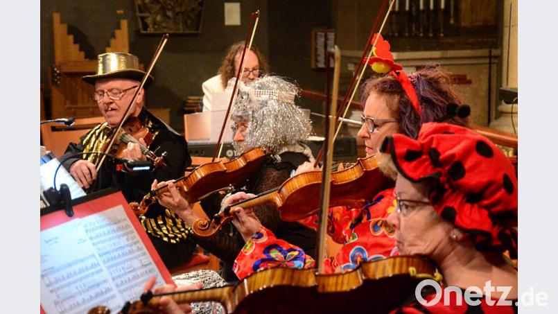 Das Streichquartett spielt den Bert-Kaempfert-Klassiker &quot;Spanish Eyes&quot;. Bild: Kunz