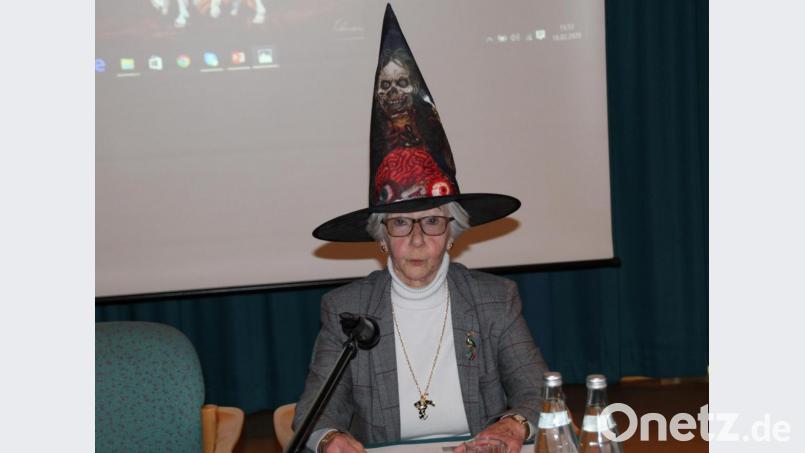 Maria Hirsch in passender Kopfbedeckung Bild: Schönberger, Ferdinand [fsb]