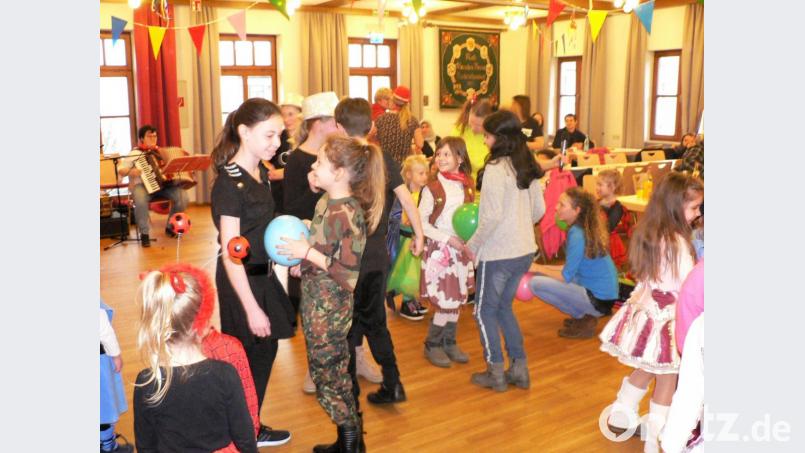 Geschicklichkeit ist bei den Spielen gefragt. Bild: lep