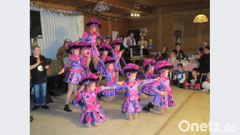 Die Kids haben Spaß beim Kinderfasching. Bild: adj