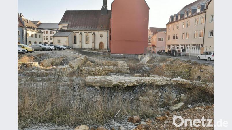 Für das Bürgerspitalgelände an der Bahnhofstraße haben die Freien Wähler eigene Pläne. Sie können sich Wohngemeinschaften für Studenten und Senioren sowie einen städtischen Kindergarten vorstellen. Bild: Petra Hartl