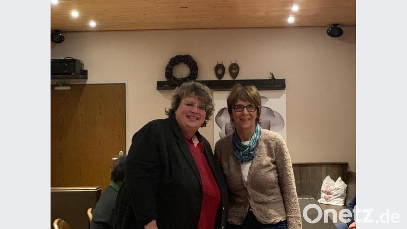 AsF- Vorsitzende Susi Bittner und Bürgermeisterin Margit Kirzinger. Bild: Biebl, Christina