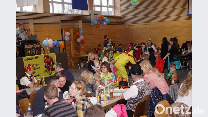 Die Feuerdrachen feiern Kinderfasching. Bild: bkr