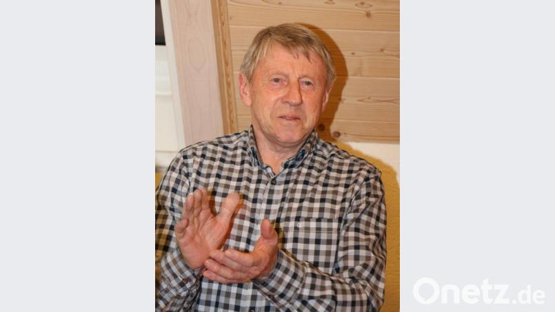 Vorsitzender Adolf Legath bedankte sich bei allen, die sich zum Wohle der Kapelle einsetzen und dafür sorgen, dass in ihr Glaube gelebt werden kann. Bild: rpp