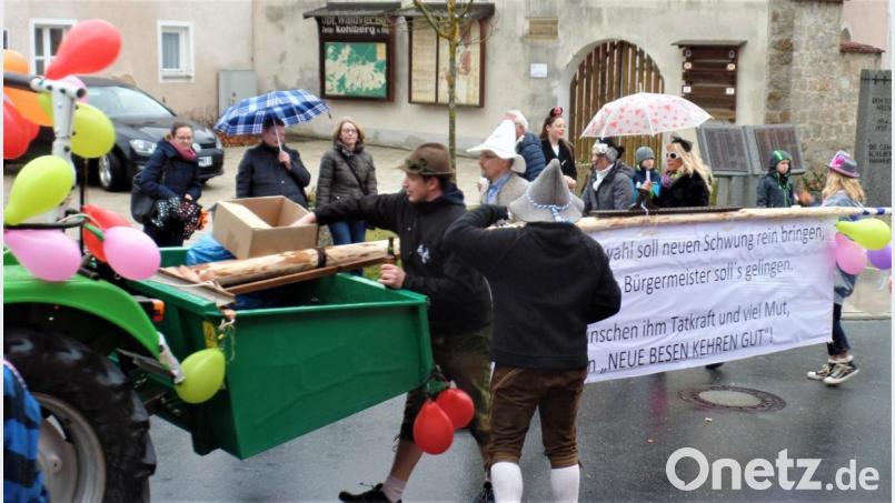 Alles neu macht der Mai, auch den Mann auf dem Bürgermeistersessel. Bild: jml