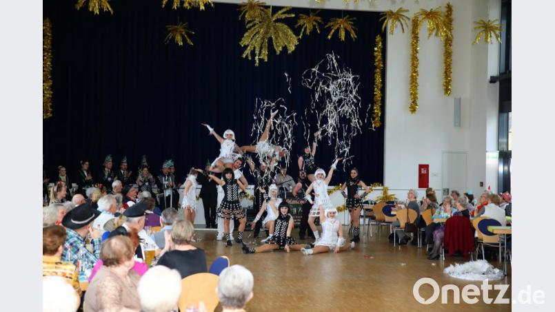 Der Schautanz des TSV Reuth bei Erbendorf Bild: JOCHEN NEUMANN
ERBENDORF